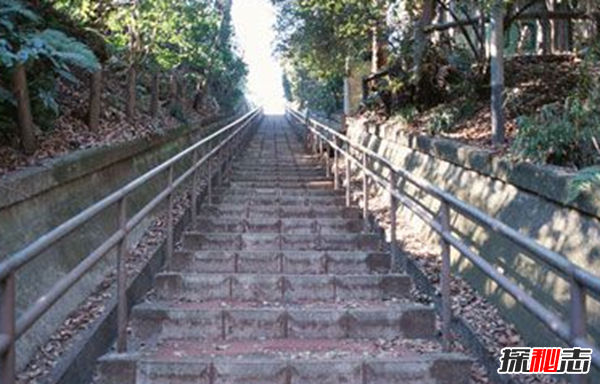 日本学校十大灵异事件,高校学生大规模晕倒(恶灵缠身)